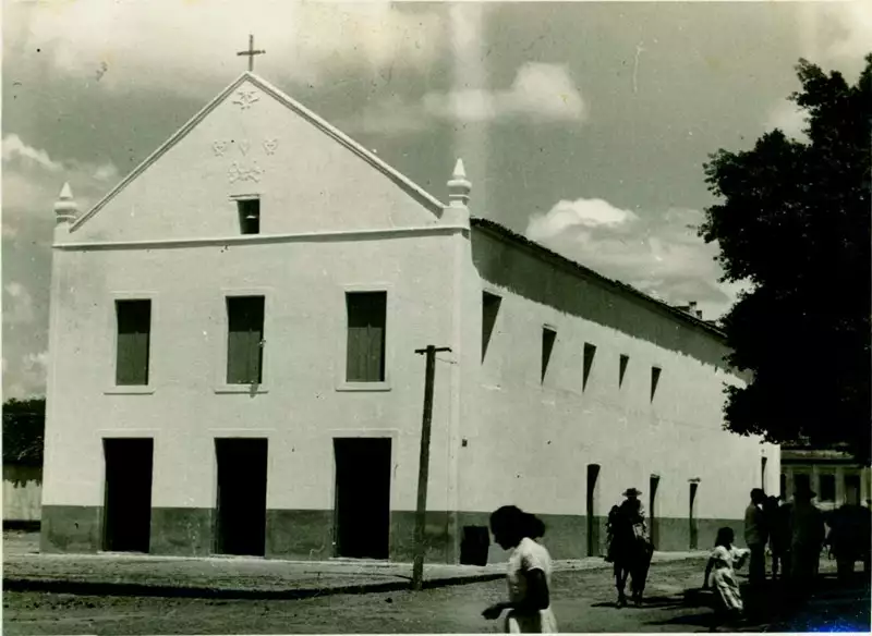 Foto 15: Igreja Matriz de Nossa Senhora da Conceição : Farias Brito, CE