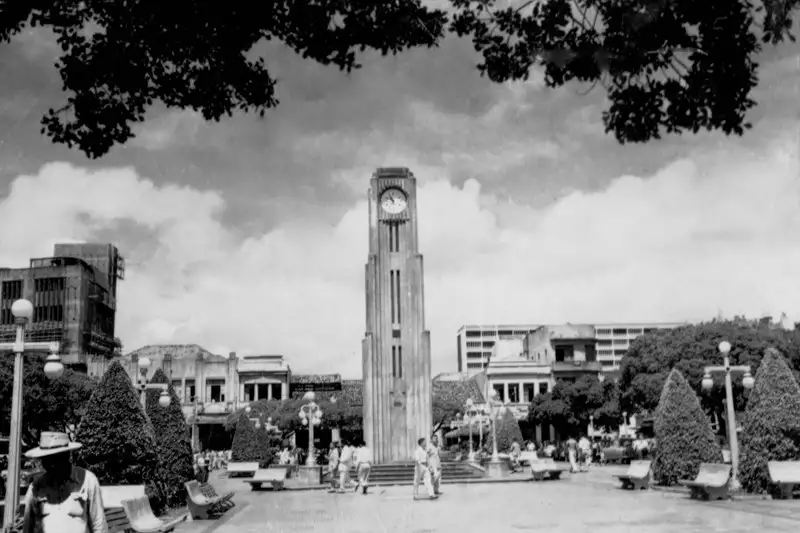 Foto 102: Relógio da Praça do Ferreira em Fortaleza (CE)