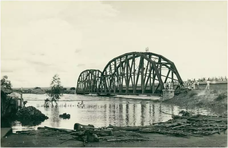 Foto 17: Ponte sobre o Rio Jaguaribe : Iguatu, CE