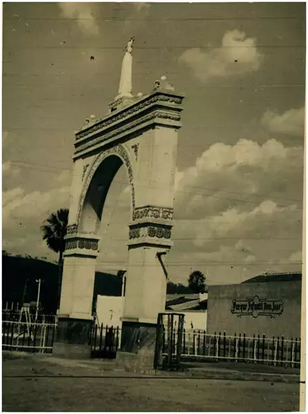 Foto 5: Arco de Nossa Senhora de Fátima : Ipueiras, CE