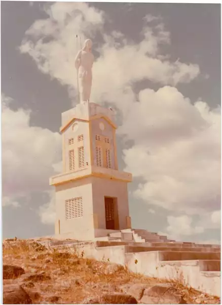 Foto 6: Estátua de São Sebastião : Itapipoca, CE