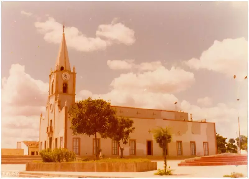 Foto 39: Igreja Matriz de Nossa Senhora das Candeias : Jaguaribe, CE