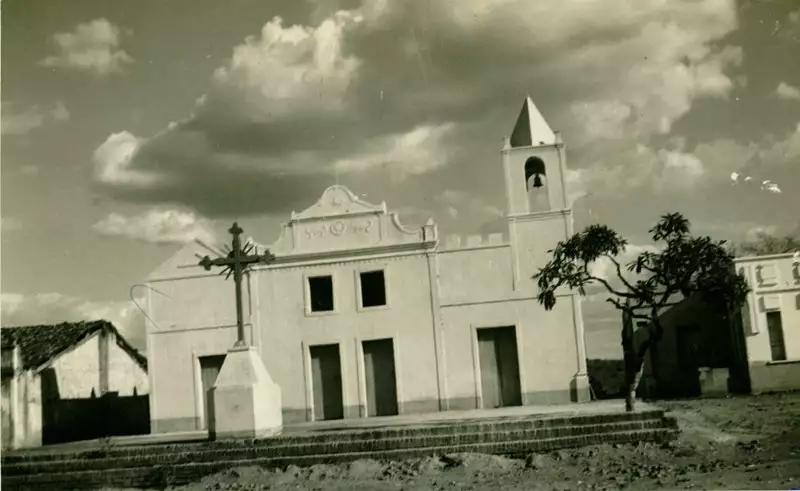 Foto 30: Igreja de São José : Lavras da Mangabeira, CE