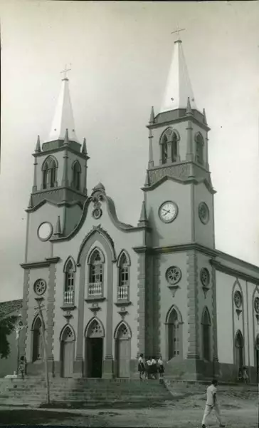 Foto 31: Igreja Matriz de São Vicente Ferrer : Lavras da Mangabeira, CE