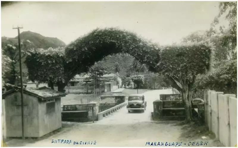 Foto 22: Vista parcial da cidade : ponte : Maranguape, CE