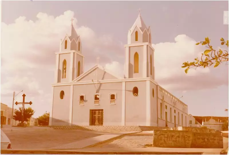 Foto 10: Igreja Matriz do Divino Espírito Santo : Morada Nova, CE