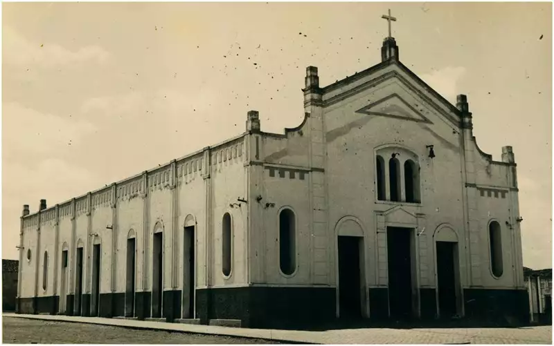 Foto 5: Igreja Matriz Senhora Sant'Ana : Mucambo, CE