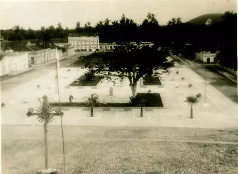 Foto 29: Praça Francisco de Albuquerque : Pacatuba, CE
