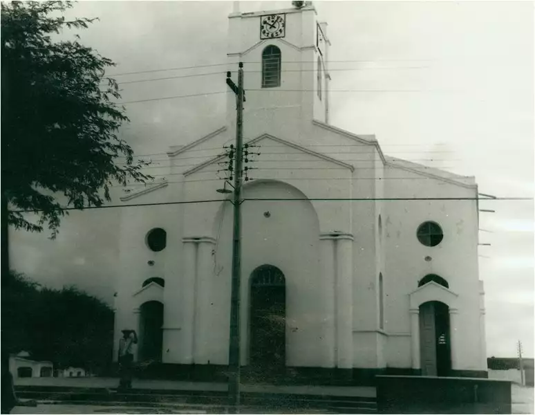 Foto 1: Igreja Matriz de Nossa Senhora da Saúde : Penaforte, CE