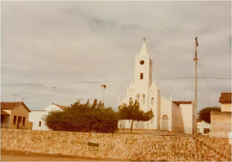 Foto 1: Igreja Matriz Sagrado Coração de Jesus : Piquet Carneiro, CE