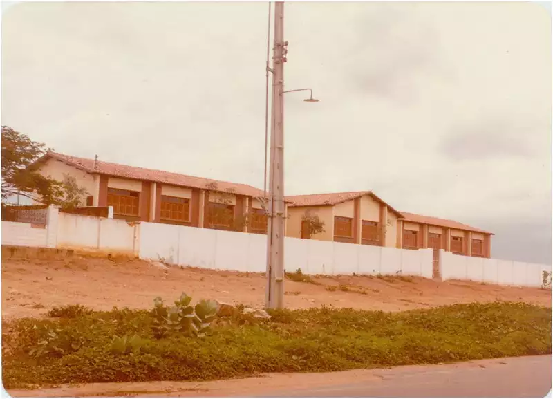 Foto 9: Escola de 1º Grau Gov. Adauto Bezerra : Potengi, CE