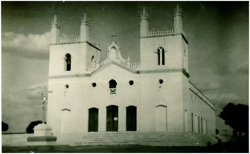 Foto 3: Igreja Matriz de Santa Quitéria : Santa Quitéria, CE