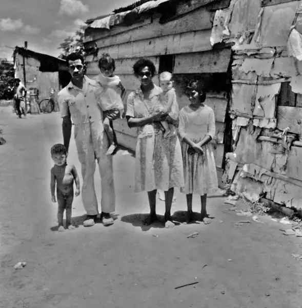 Foto 3: Candango e a sua família : Brasília (DF)
