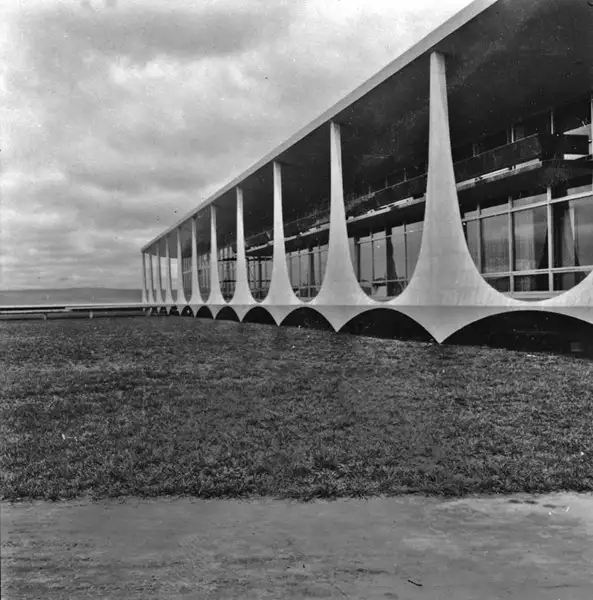 Foto 32: Coluna do Palácio da Alvorada : Brasília (DF)