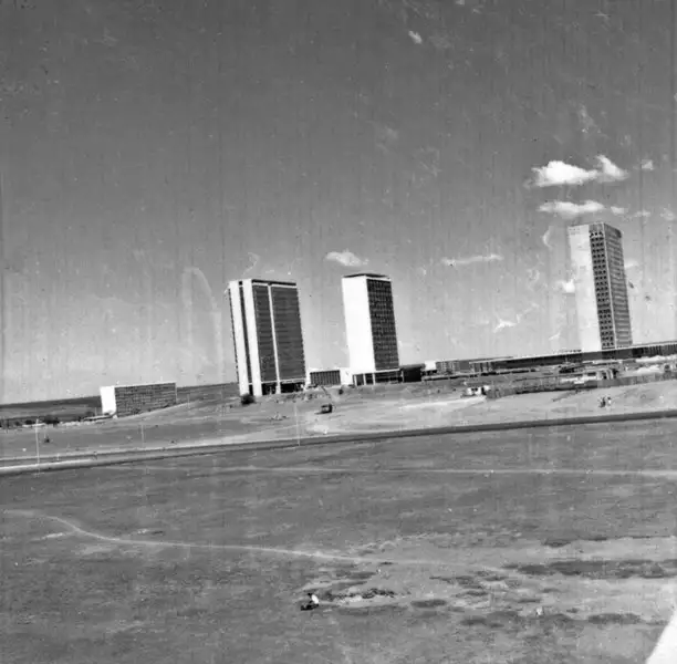 Foto 46: Prefeitura e bancos da administração : Brasília (DF)