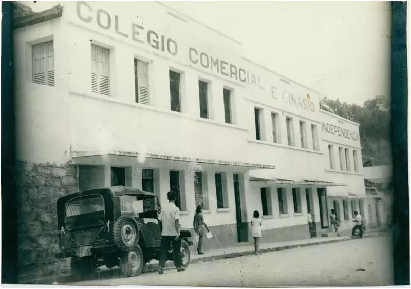 Foto 16: Colégio Comercial e Ginásio Independência : Barra de São Francisco, ES