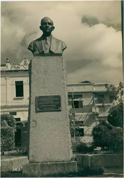 Foto 90: Monumento a Jerônimo Monteiro : Cachoeiro do Itapemirim, ES