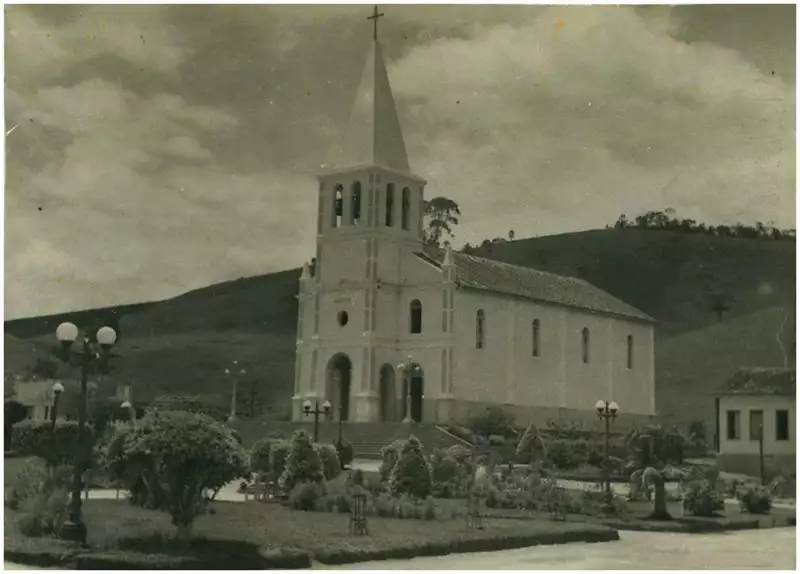 Foto 17: Igreja Matriz São Miguel Arcanjo : Guaçuí, ES