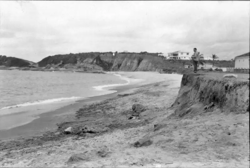 Foto 23: Areias monazíticas na praia de Guarapari (ES)