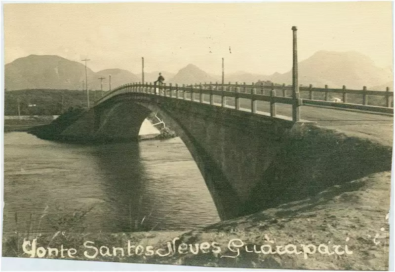 Foto 33: Ponte Jones dos Santos Neves : Guarapari, ES