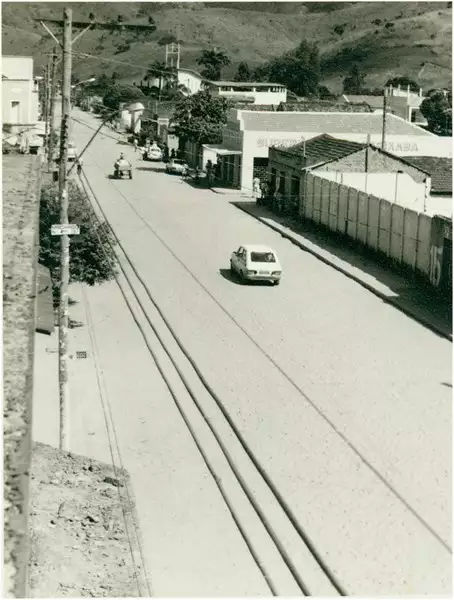 Foto 5: Avenida Presidente Vargas : vista parcial da cidade : Mantenópolis, ES