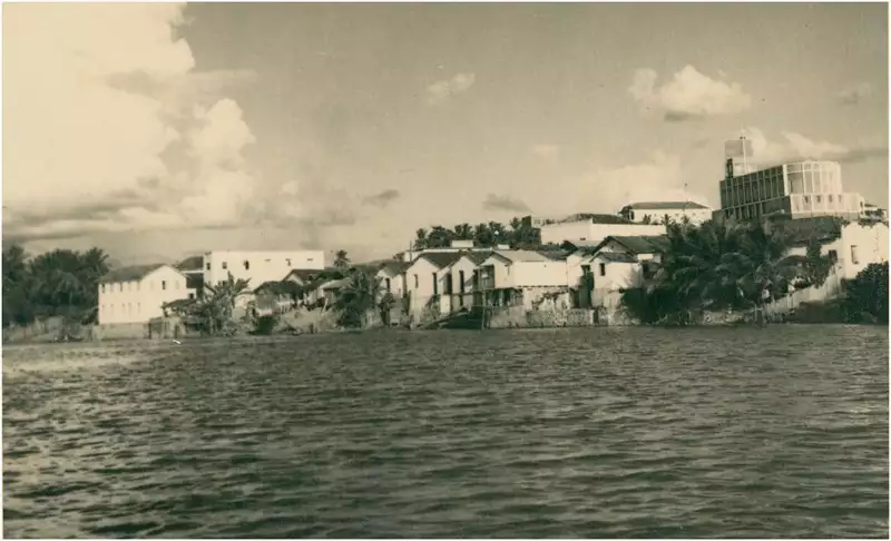 Foto 18: Rio Cricaré : vista panorâmica da cidade : Nova Venécia, ES