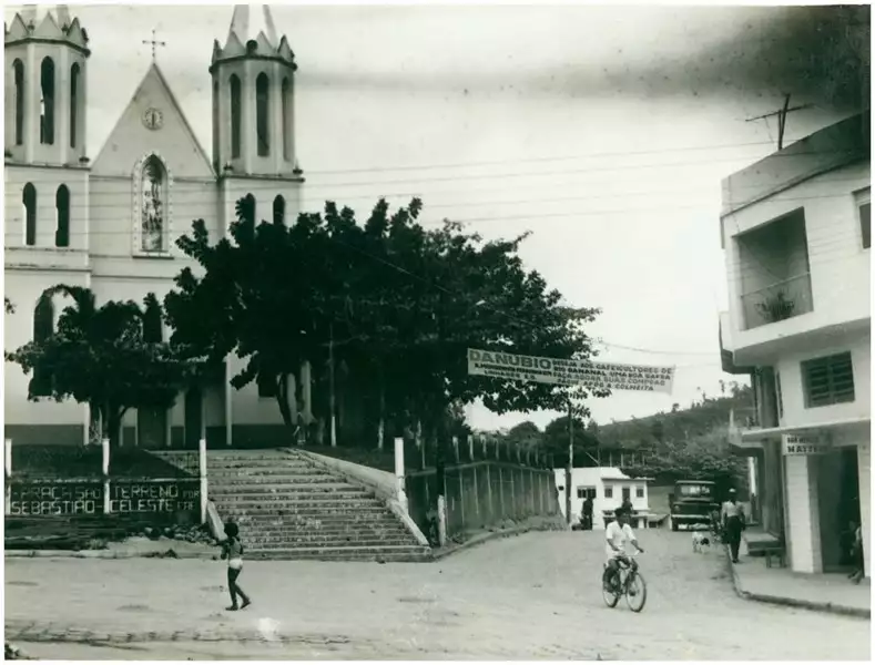 Foto 1: Igreja de São Sebastião : Rio Bananal, ES