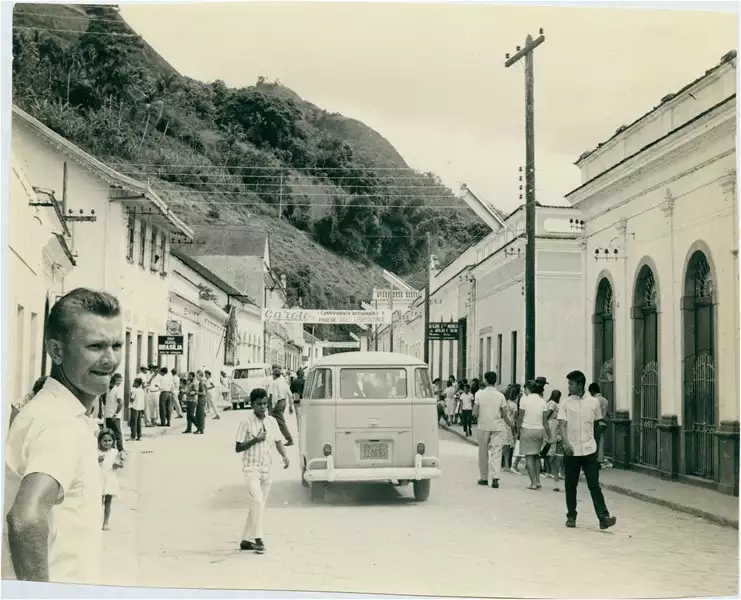 Foto 1: Rua Pres. Getúlio Vargas : Santa Leopoldina, ES