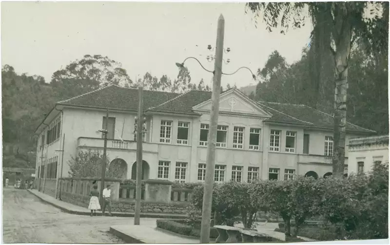 Foto 63: Escola de 1º Grau Santa Catarina : Santa Teresa, ES
