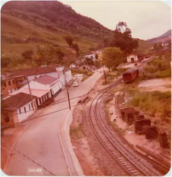Foto 24: Vista parcial da cidade : Estação da RFFSA : Viana, ES