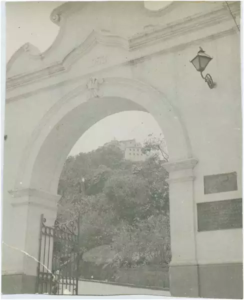 Foto 29: Portão de acesso ao Convento da Penha : Vila Velha, ES