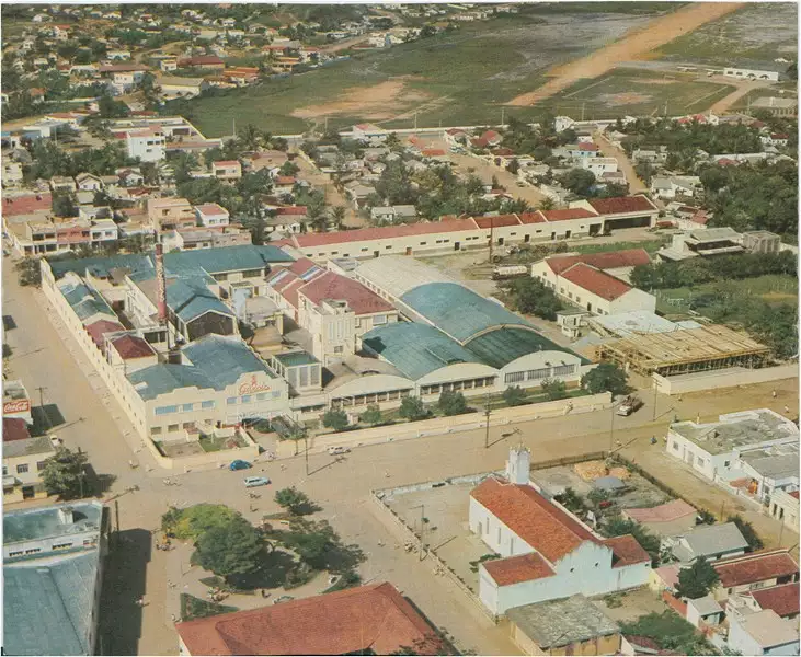 Foto 42: [Vista aérea da cidade] : Fábrica de Chocolates Garoto S. A. : Vila Velha, ES