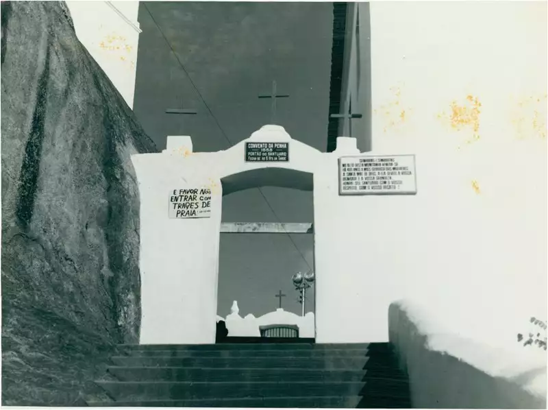 Foto 76: Portão de acesso ao Convento da Penha : Vila Velha, ES