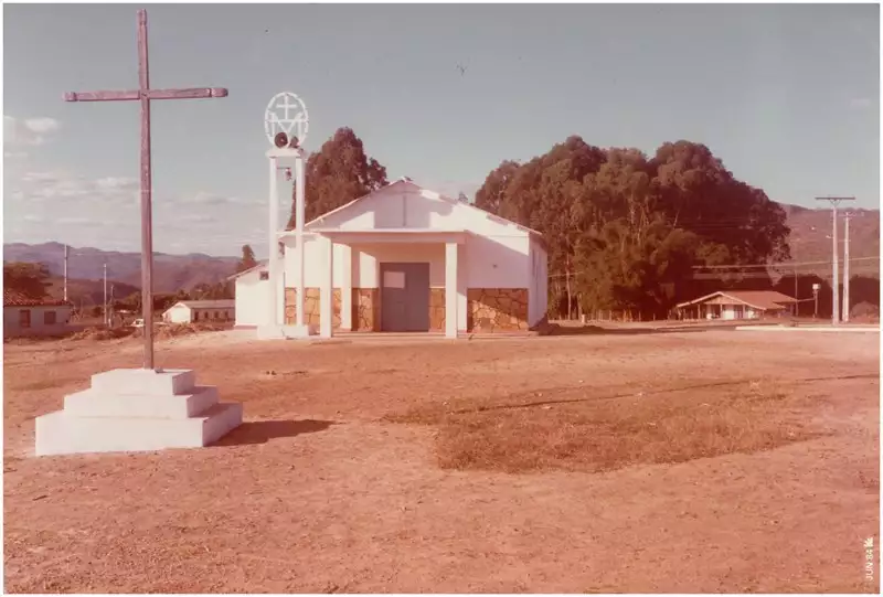 Foto 2: Igreja Católica : Alto Paraíso de Goiás, GO