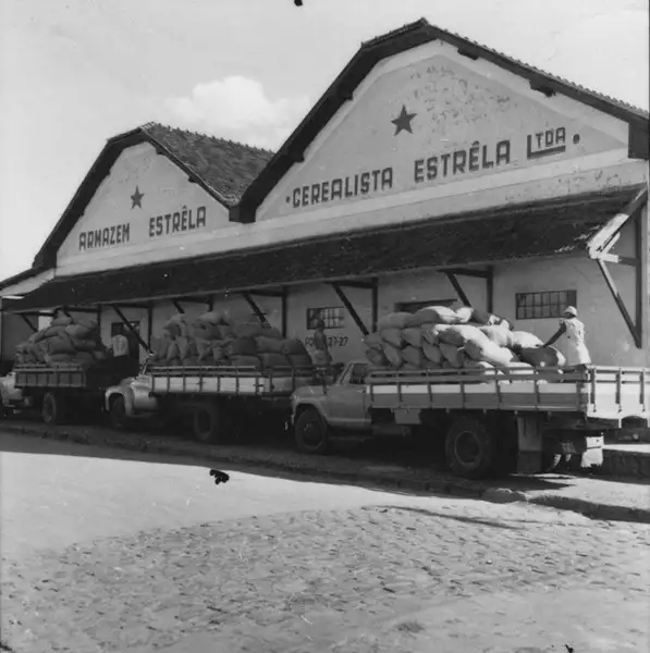Foto 119: Armazám Estrela distribuidor de cereais para a cidade de Anápolis (GO)