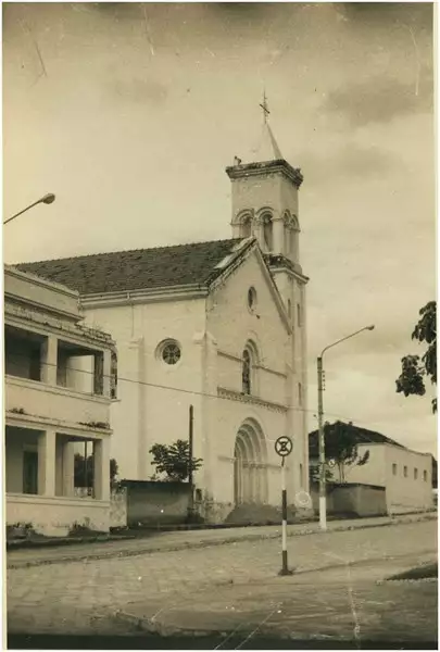 Foto 9: Igreja Matriz Senhor Bom Jesus da Cana Verde : Corumbaíba, GO