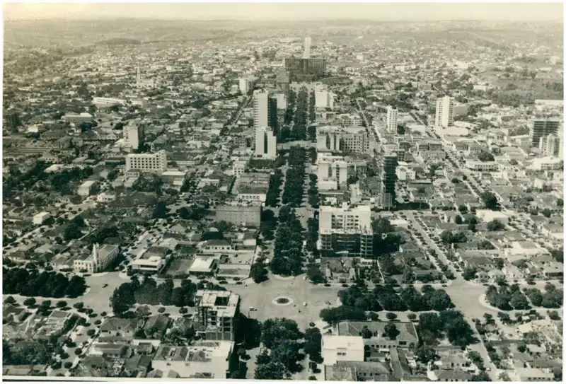 Foto 9: Vista aérea da cidade : Avenida Goiás : Goiânia, GO