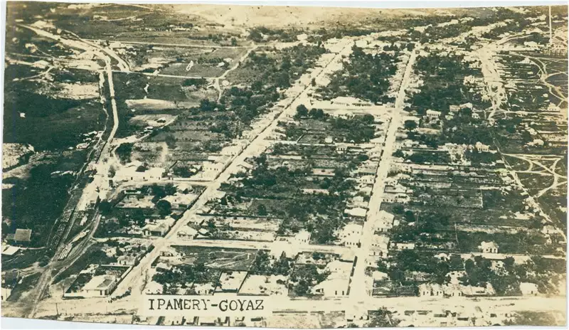 Foto 33: Vista aérea da cidade : Ipameri, GO