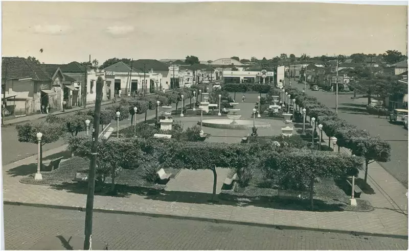Foto 18: Praça da Bandeira : Itumbiara, GO