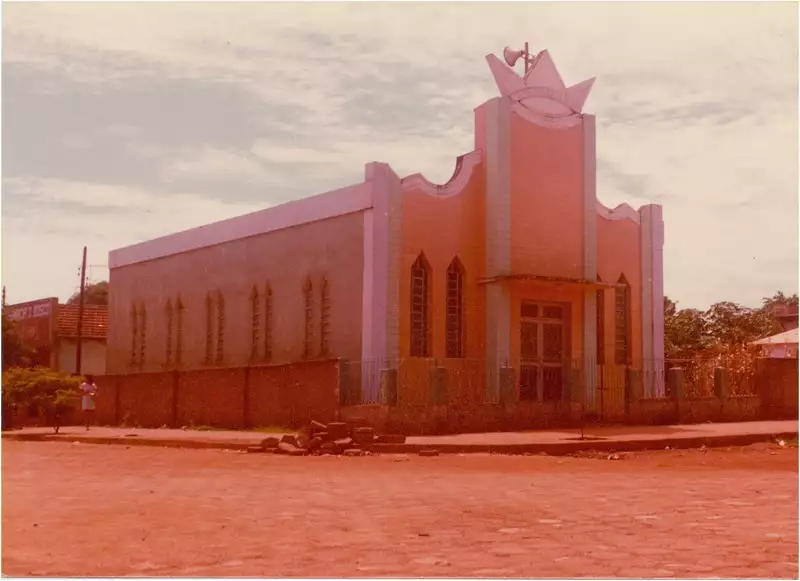 Foto 3: Igreja Assembleia de Deus : Montes Claros de Goiás, GO
