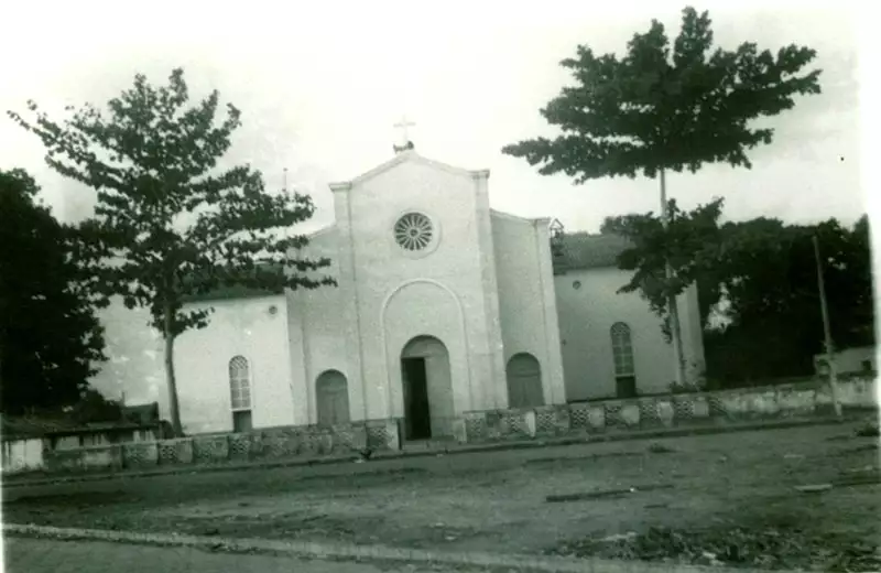Foto 3: Igreja de Nossa Senhora das Vitórias : Alto Parnaíba, MA