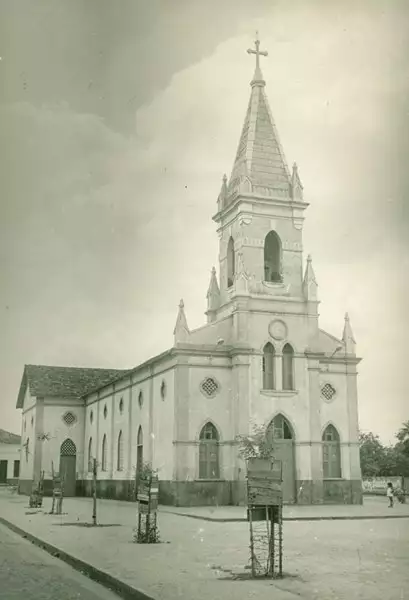Foto 34: Igreja Matriz de Santa Teresinha : Bacabal, MA