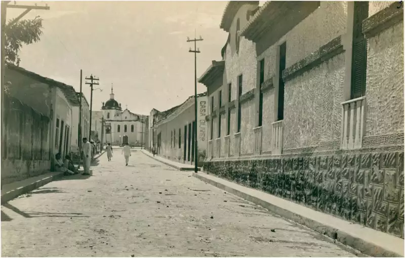 Foto 27: Rua Conselheiro Sinval : [Igreja de Nossa Senhora da Conceição e São José] : Caxias, MA