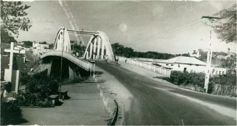 Foto 33: Ponte : [vista panorâmica da cidade] : Caxias, MA