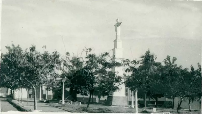 Foto 75: Praça Cândido Mendes : [Cristo Redentor] : Caxias, MA