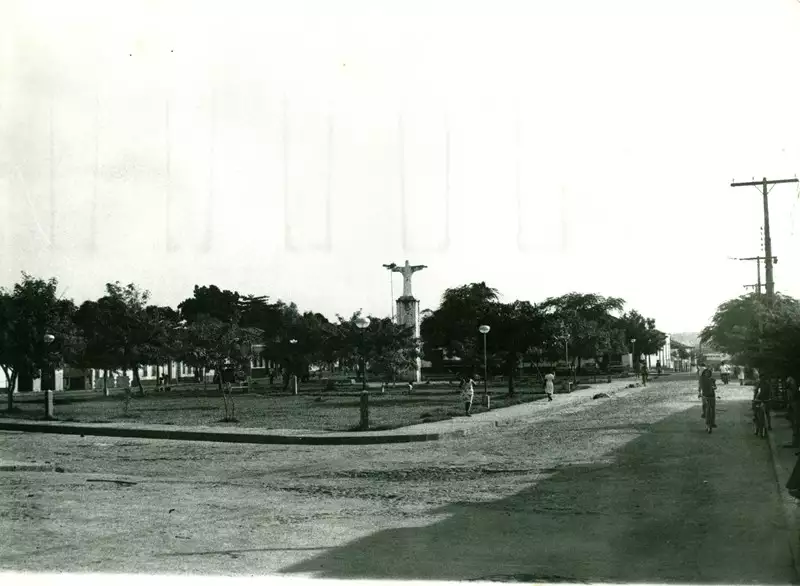 Foto 32: Praça da Bandeira : Codó, MA