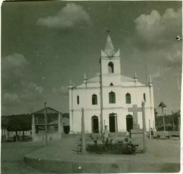 Foto 8: Igreja Matriz de São Sebastião : Praça Getúlio Vargas : Passagem Franca, MA