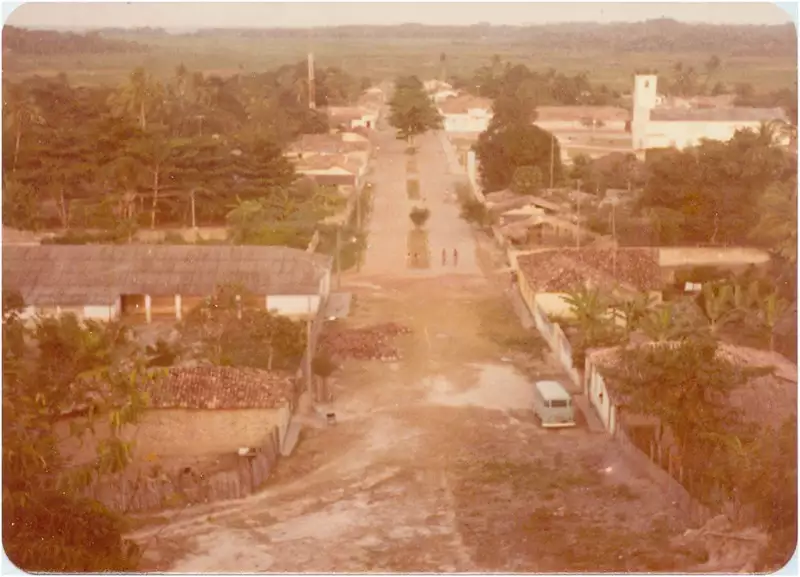 Foto 13: Avenida Duque de Caxias : vista parcial da cidade : Peri Mirim, MA