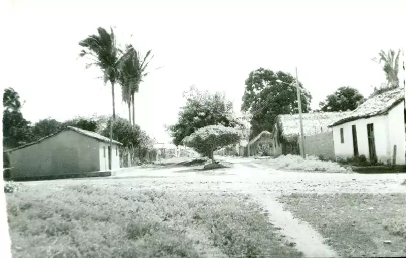 Foto 20: Vista parcial da cidade : Avenida 1° de Maio : Santa Quitéria do Maranhão, MA