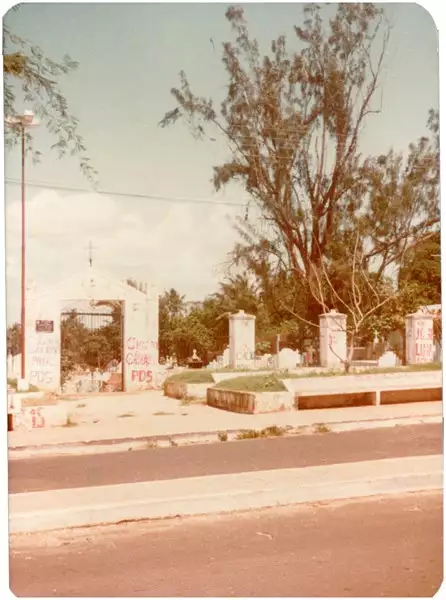 Foto 13: Cemitério municipal : São José de Ribamar, MA